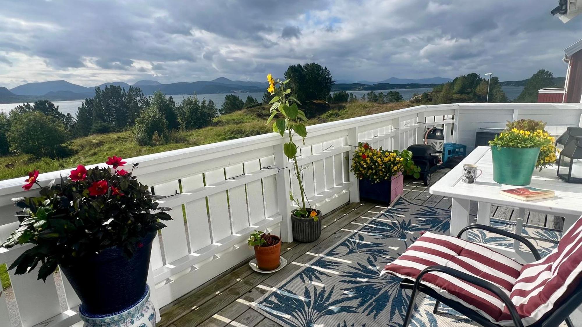 Wake Up To A Beautiful View And Smell Of The Sea Leilighet Kristiansund Eksteriør bilde